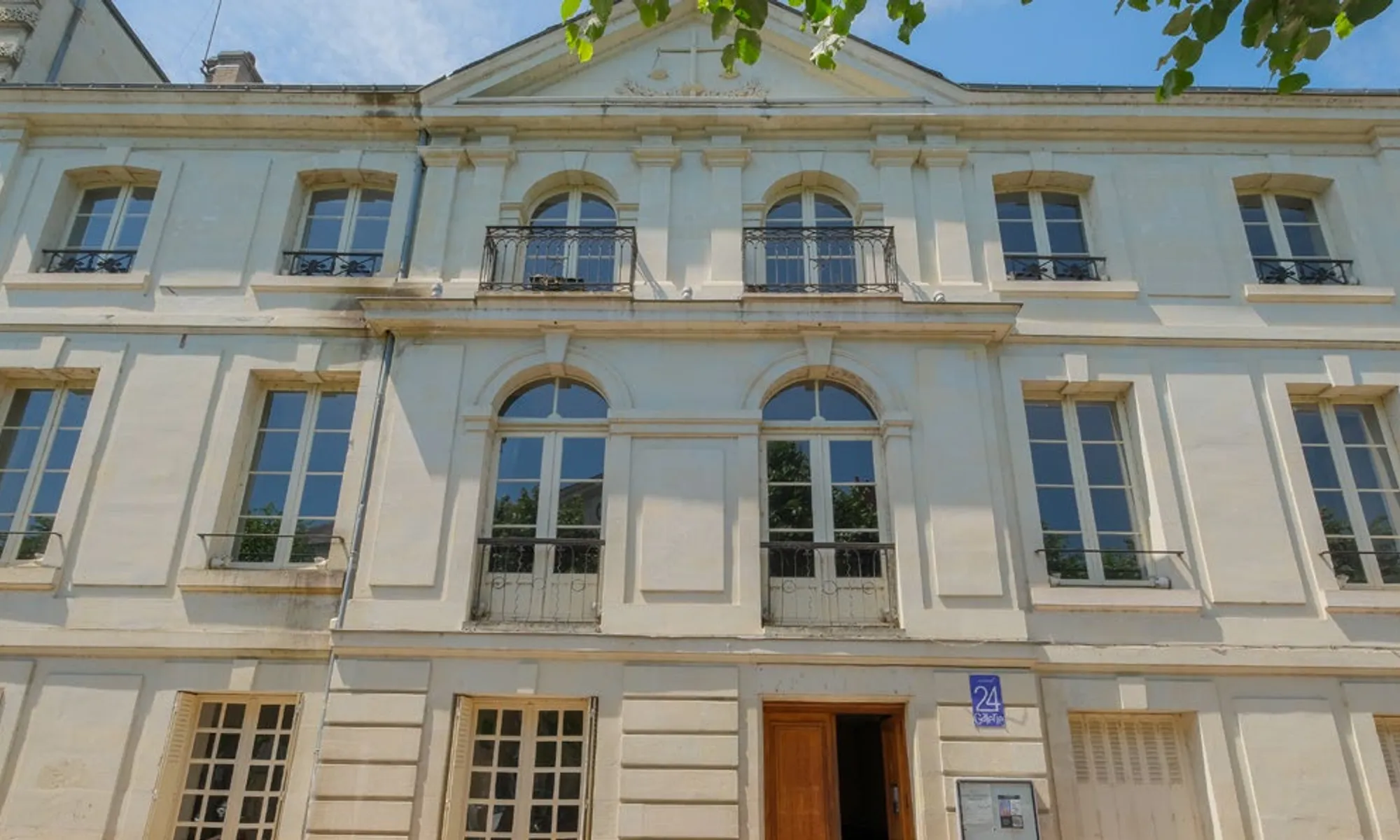 : 24, Place Du Général De Gaulle